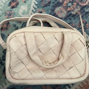 Hobo Maze Crossbody in Pink